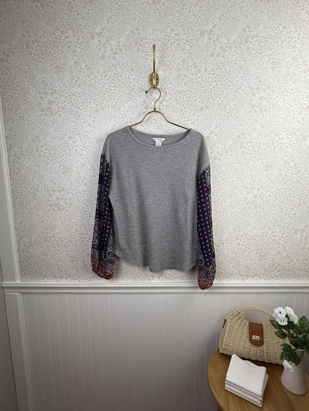 Sundance Gray Thermal Sheer Colorful Patterned Sleeve Top - Size - Small